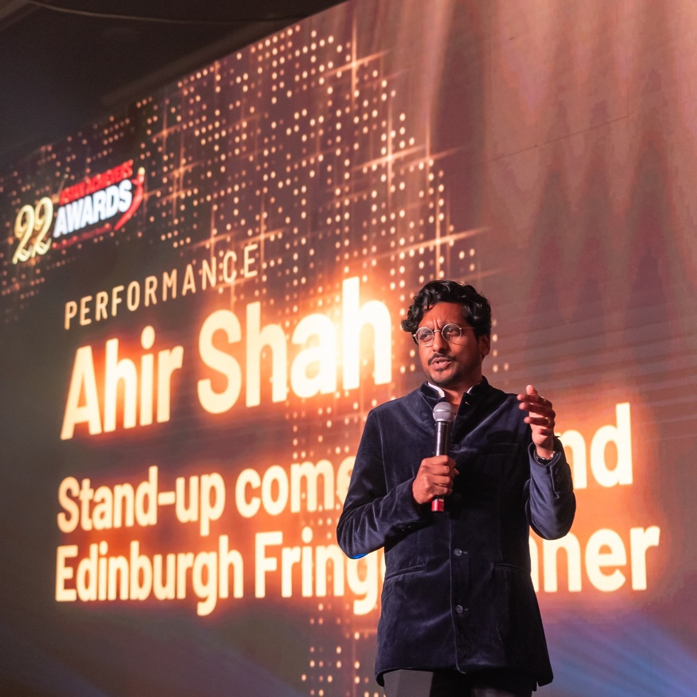 Ahir Shah performing at the Asian Achiever Awards