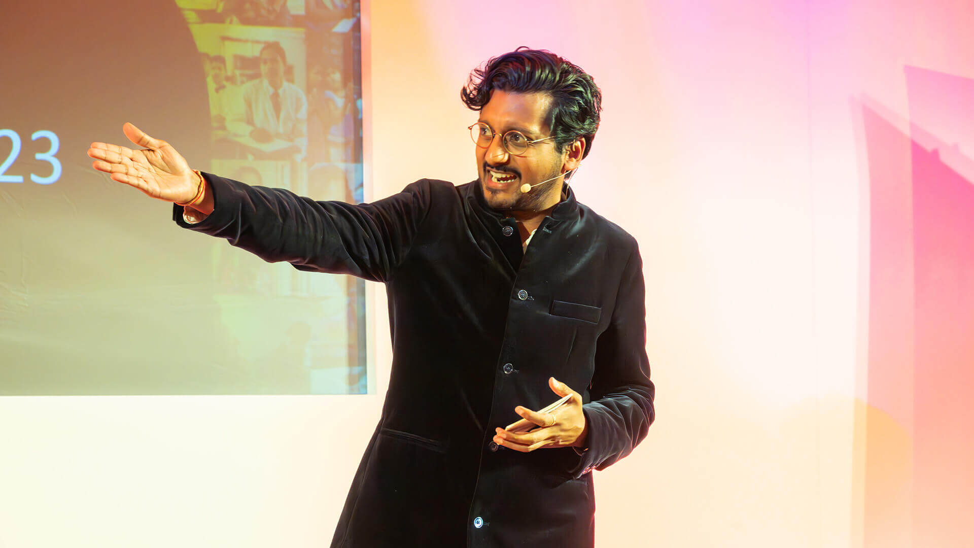 Ahir Shah on Stage